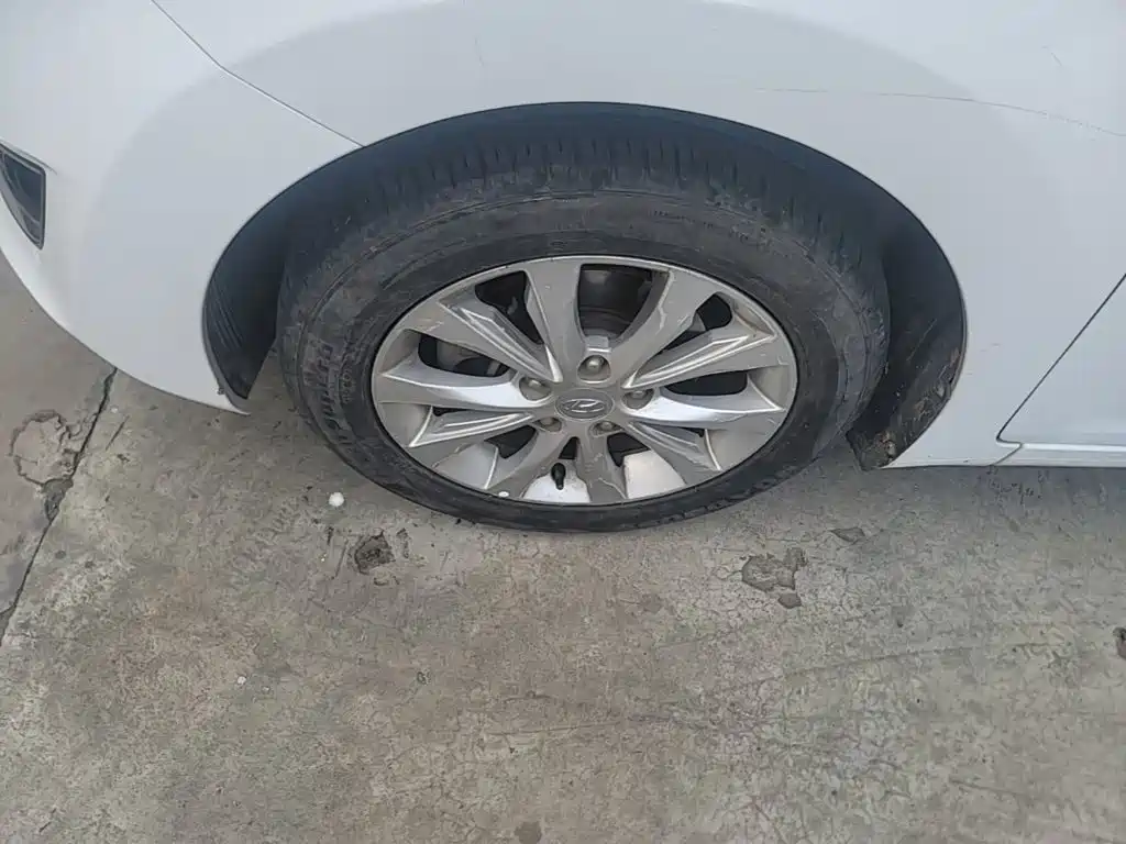 Hyundai Elantra Langdong 2016 — фото 23