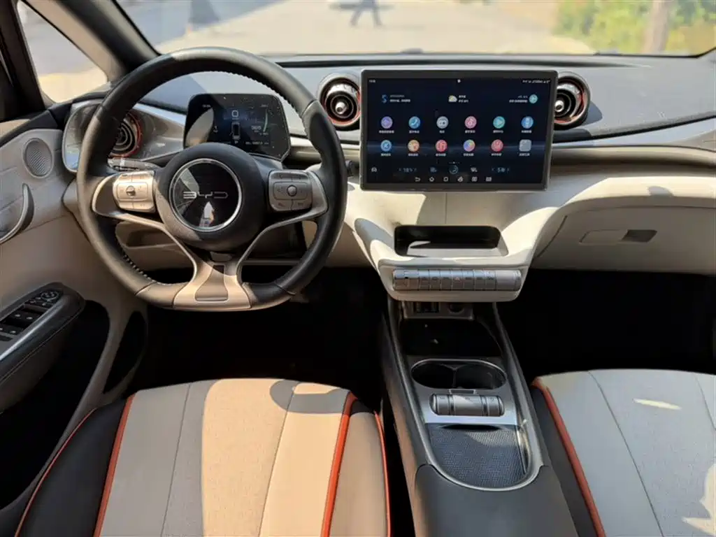 BYD Dolphin 2022 — фото 10