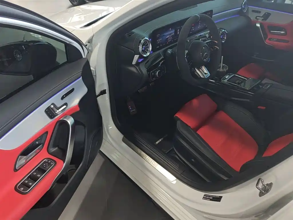 Mercedes-Benz A-Class AMG 2024 — фото 23