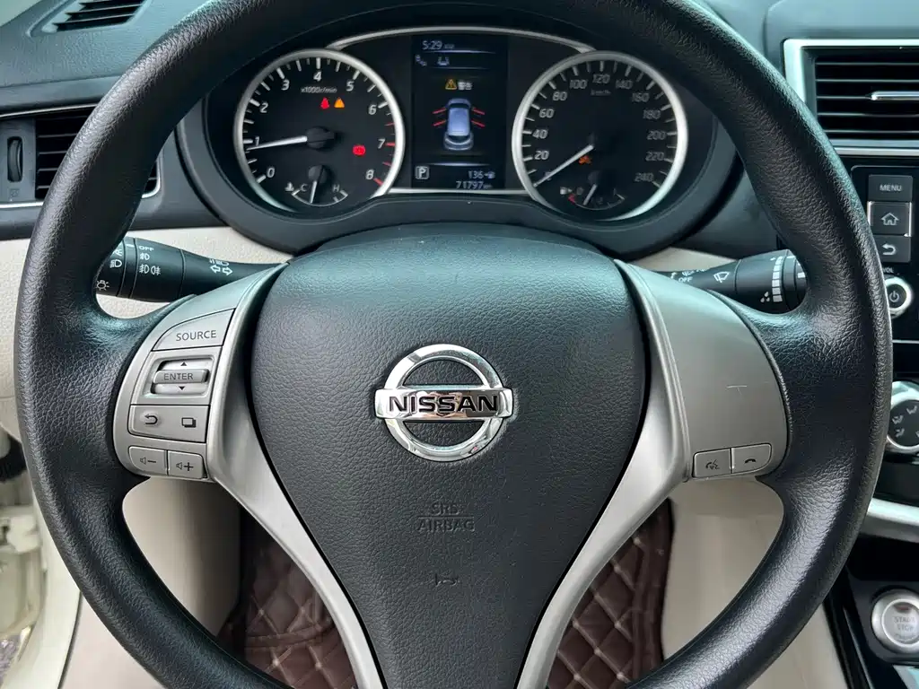 Nissan Tiida 2018 — фото 9