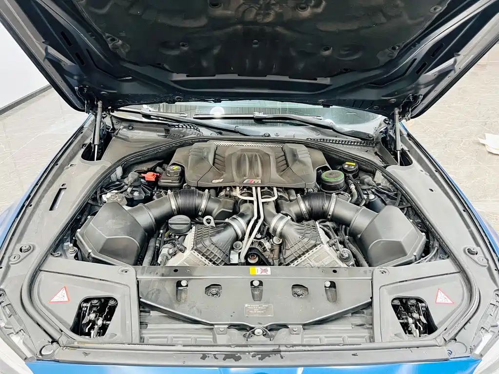 BMW M5 2015 — фото 16
