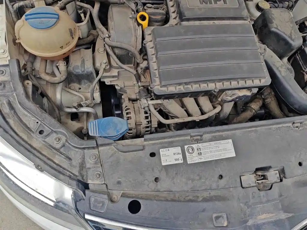 Skoda Rapid Spaceback 2015 — фото 21