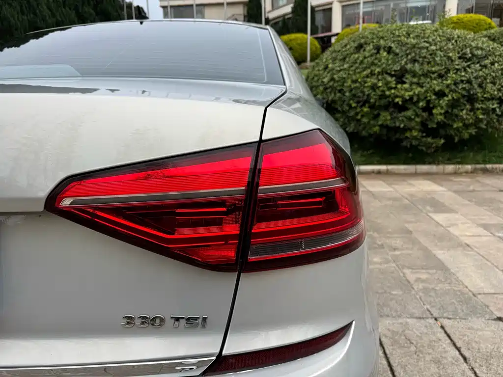 Volkswagen Passat 2016 — фото 9