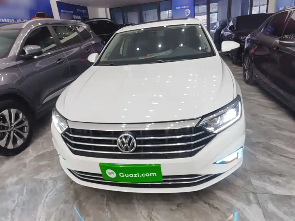 Volkswagen Sagitar 2019