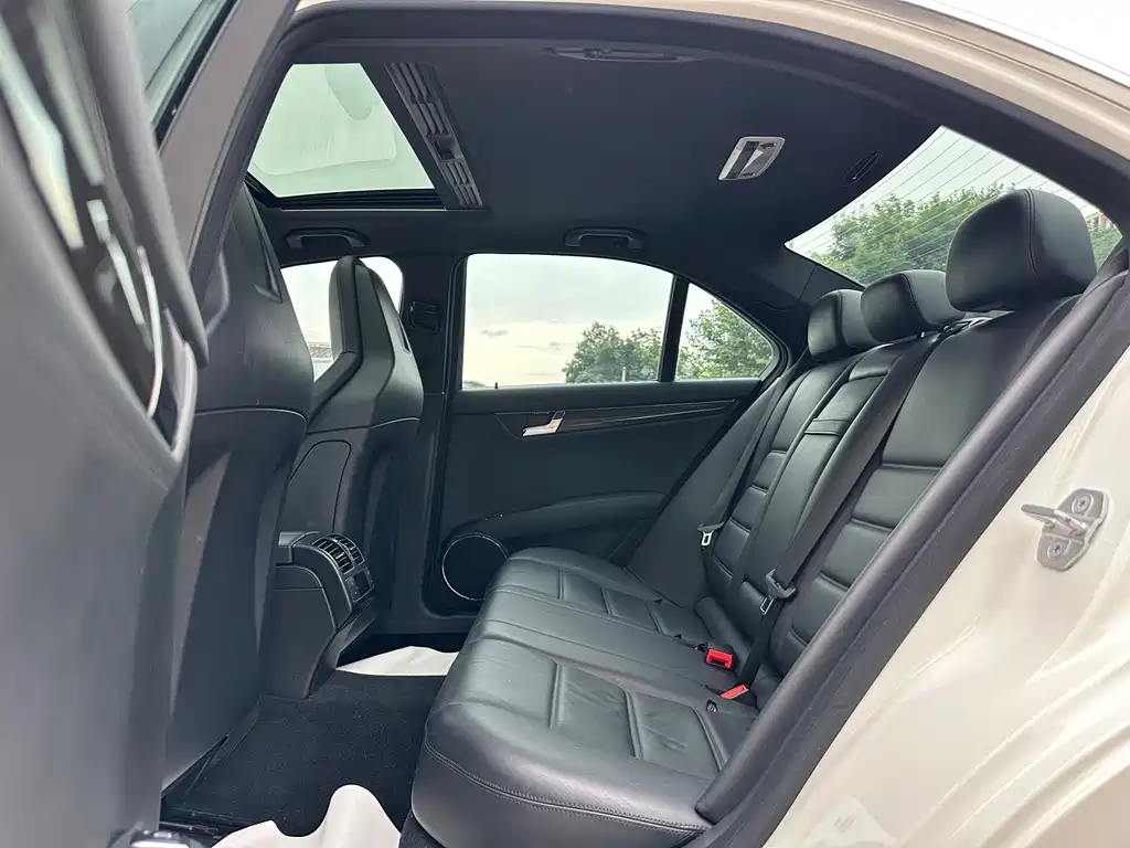 Mercedes-Benz C-Class AMG 2012 — фото 11