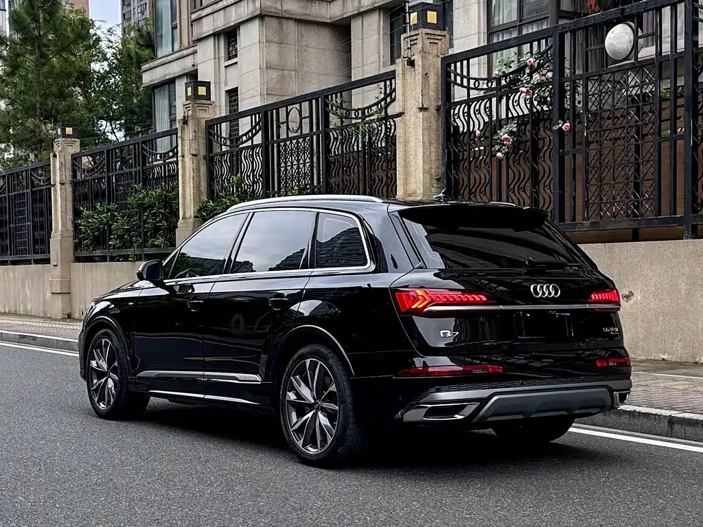 Audi Q7 2024 — фото 4