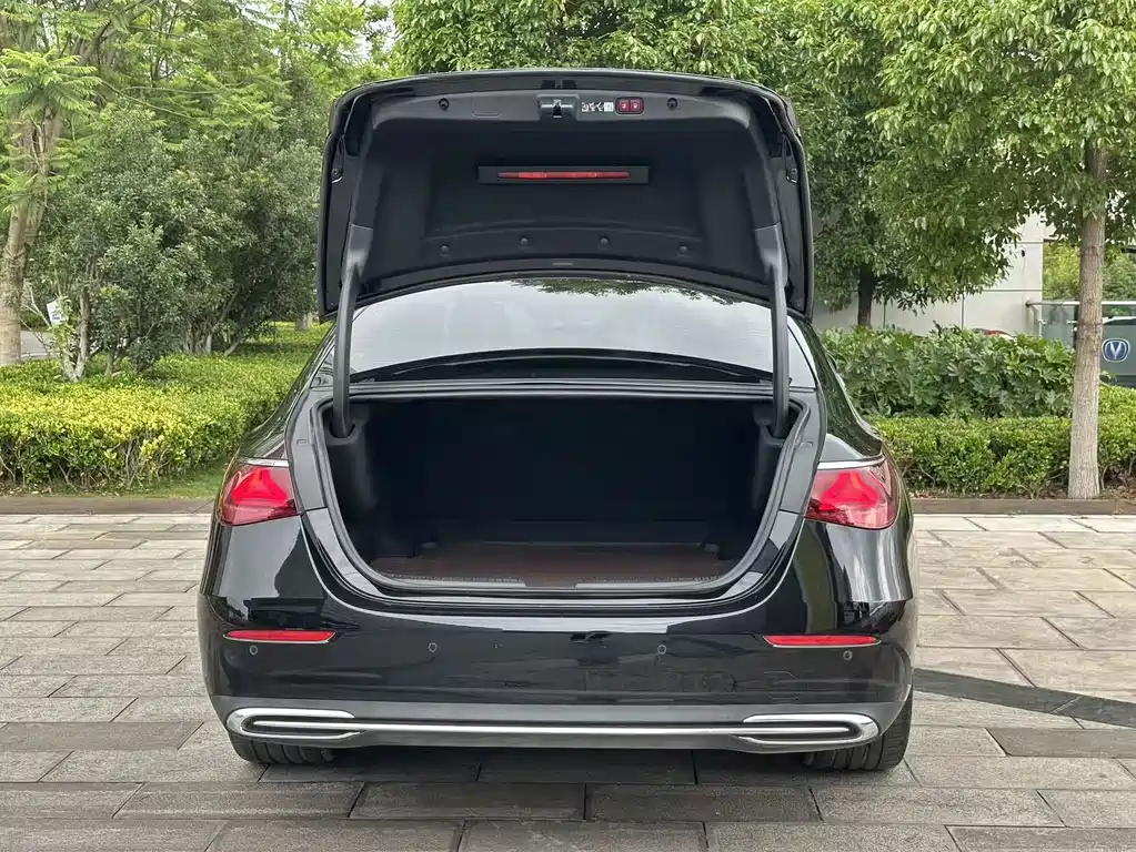 Mercedes-Benz E-Class 2025 — фото 22