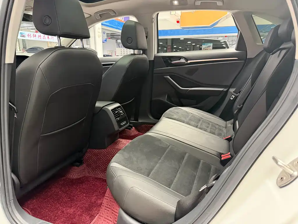 Volkswagen Sagitar 2022
