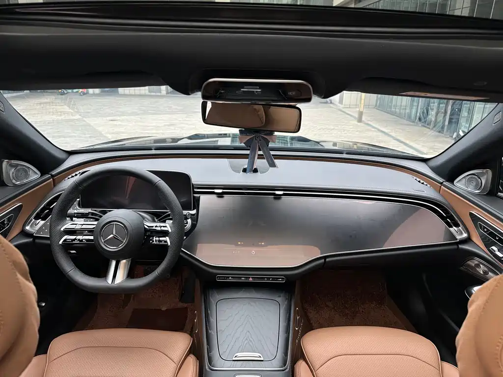 Mercedes-Benz E-Class 2025 — фото 18