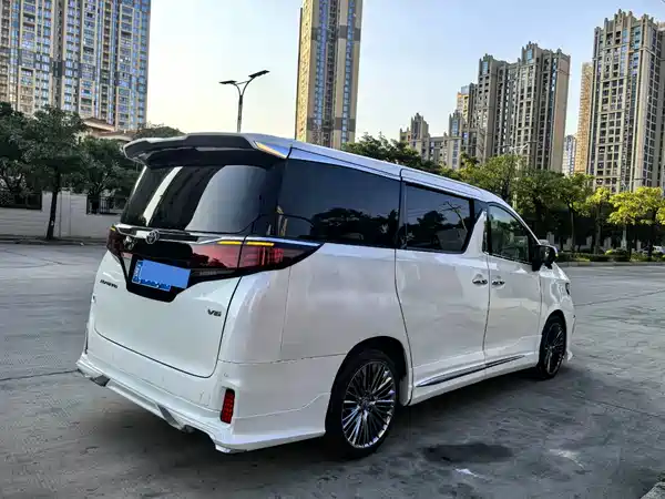 Toyota Alphard 2013