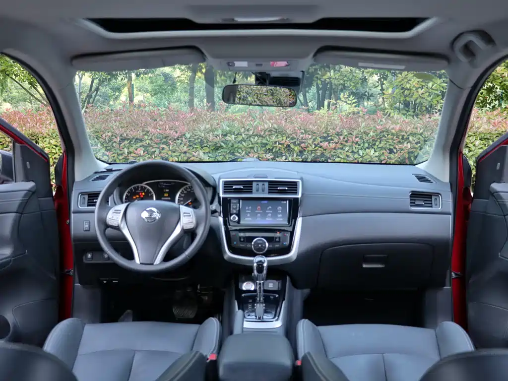 Nissan Tiida 2017 — фото 22