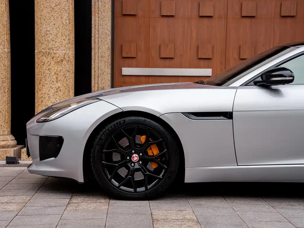 Jaguar F-TYPE 2015 — фото 15