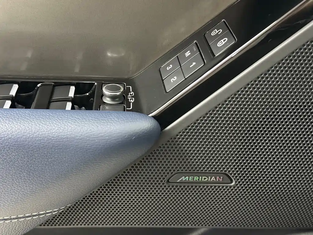 Land Rover Velar 2018 — фото 21