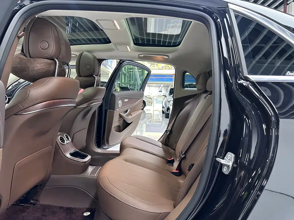 Mercedes-Benz E-Class 2023 — фото 12