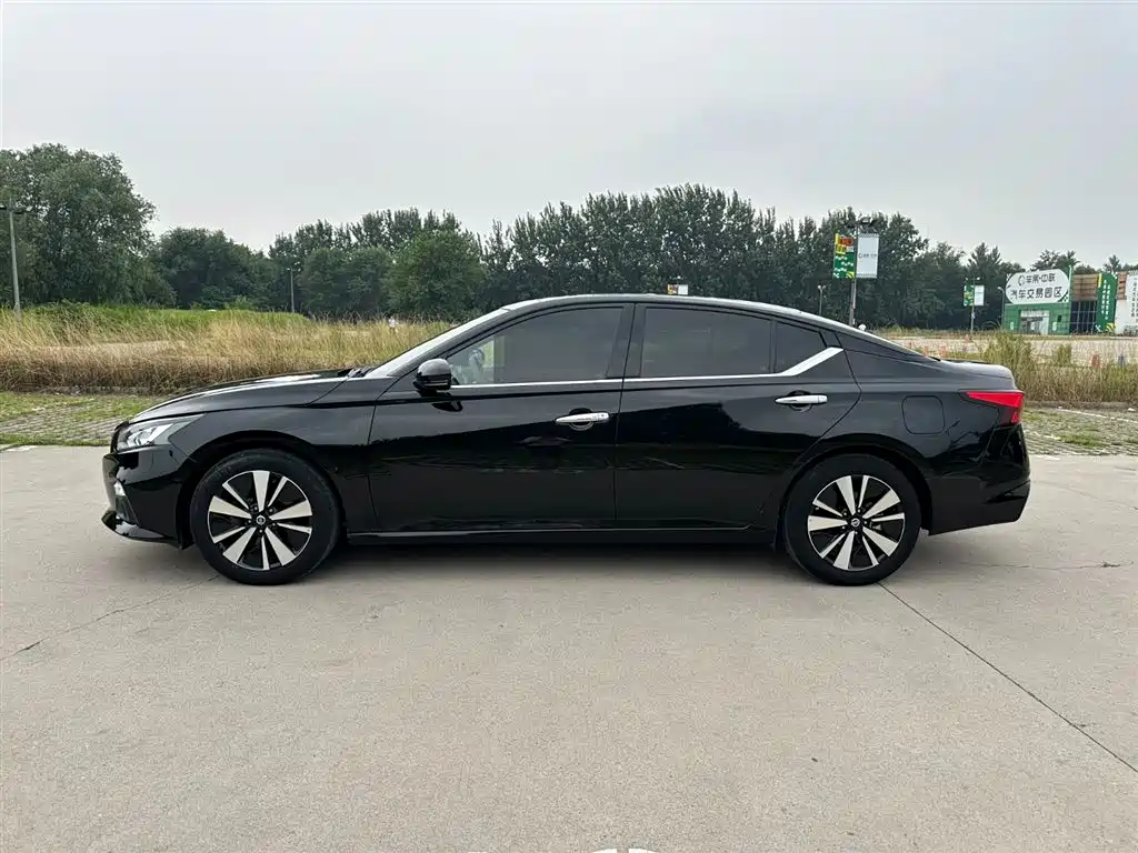 Nissan Teana 2021