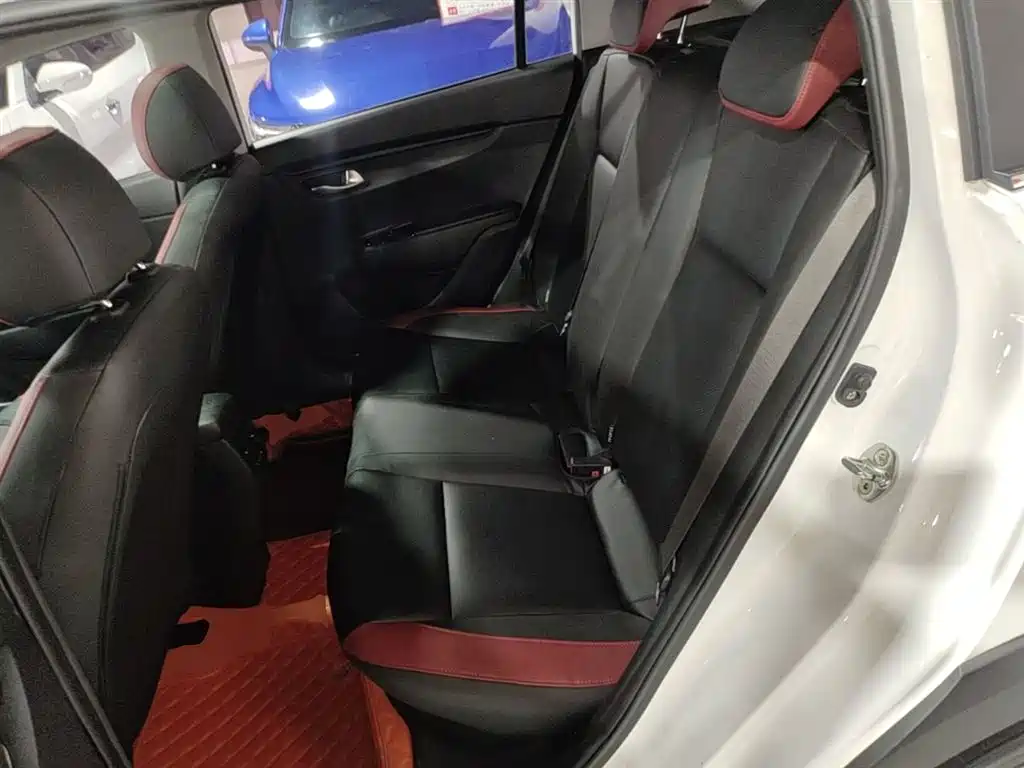 Kia KX Cross 2018 — фото 17