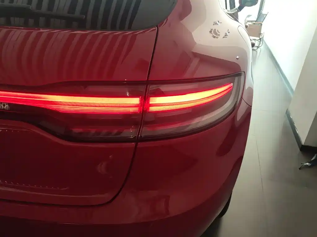 Porsche Macan 2020 — фото 8
