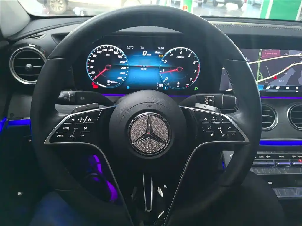 Mercedes-Benz E-Class 2023 — фото 11