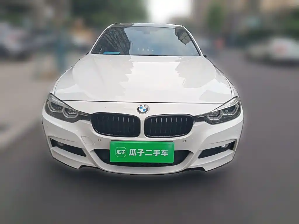 BMW 3 Series 2018 — фото 24