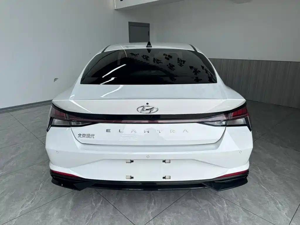 Hyundai Elantra 2023