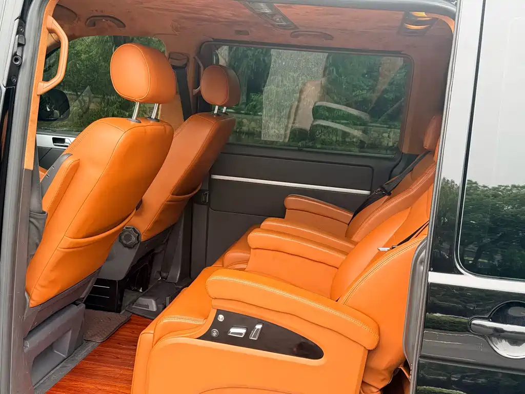 Volkswagen Multivan 2012