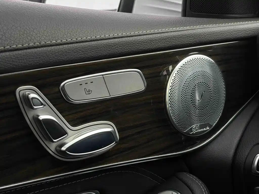 Mercedes-Benz GLC 2016 — фото 12