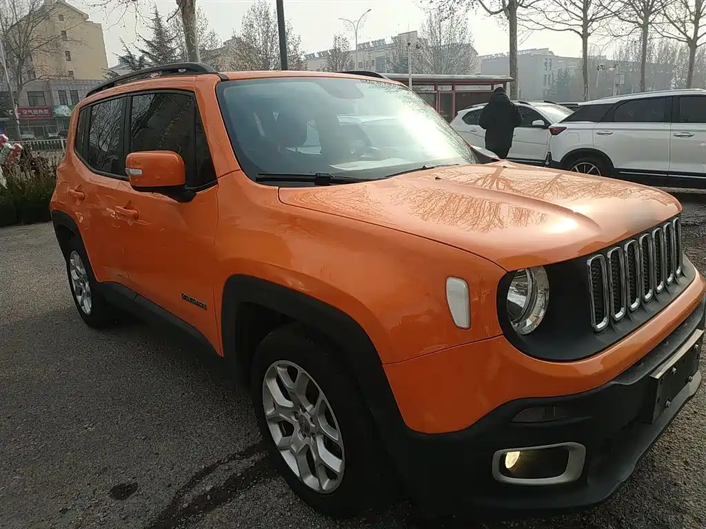 Jeep Renegade 2017 — фото 20