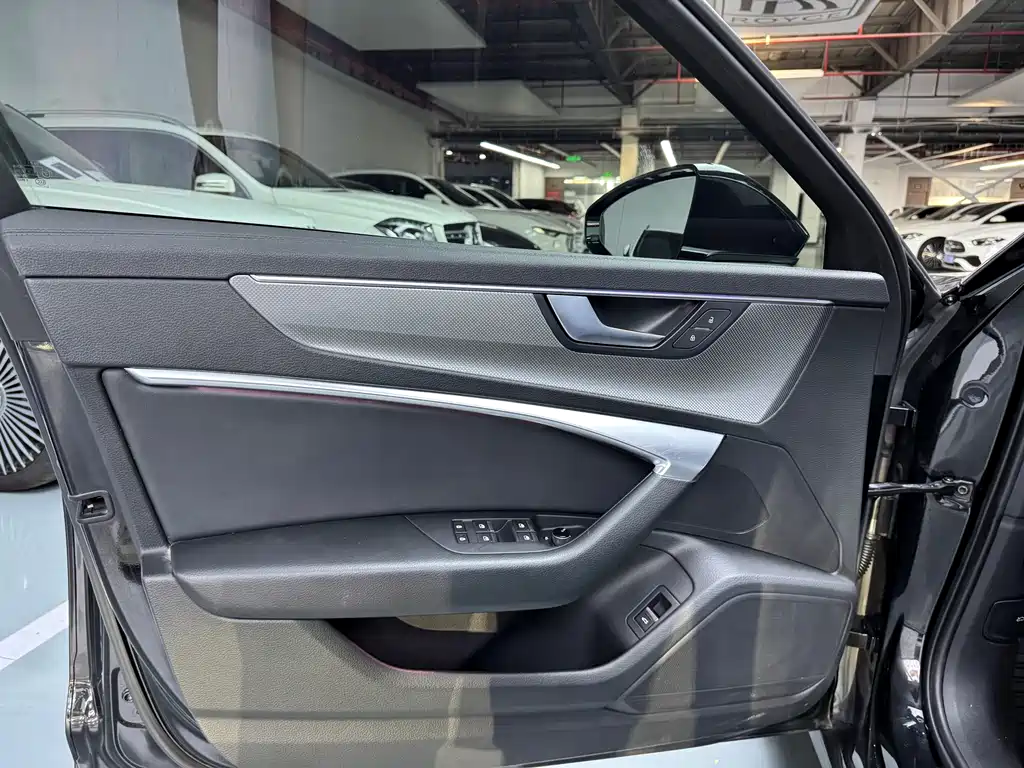 Audi A6L 2022
