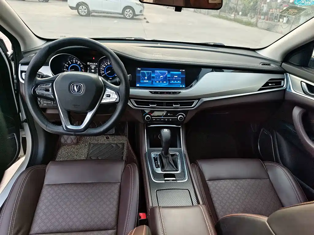 Changan Eado 2018 — фото 42