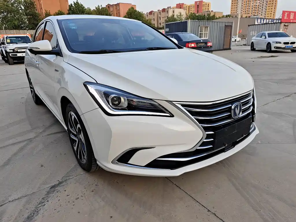 Changan Eado 2018 — фото 25