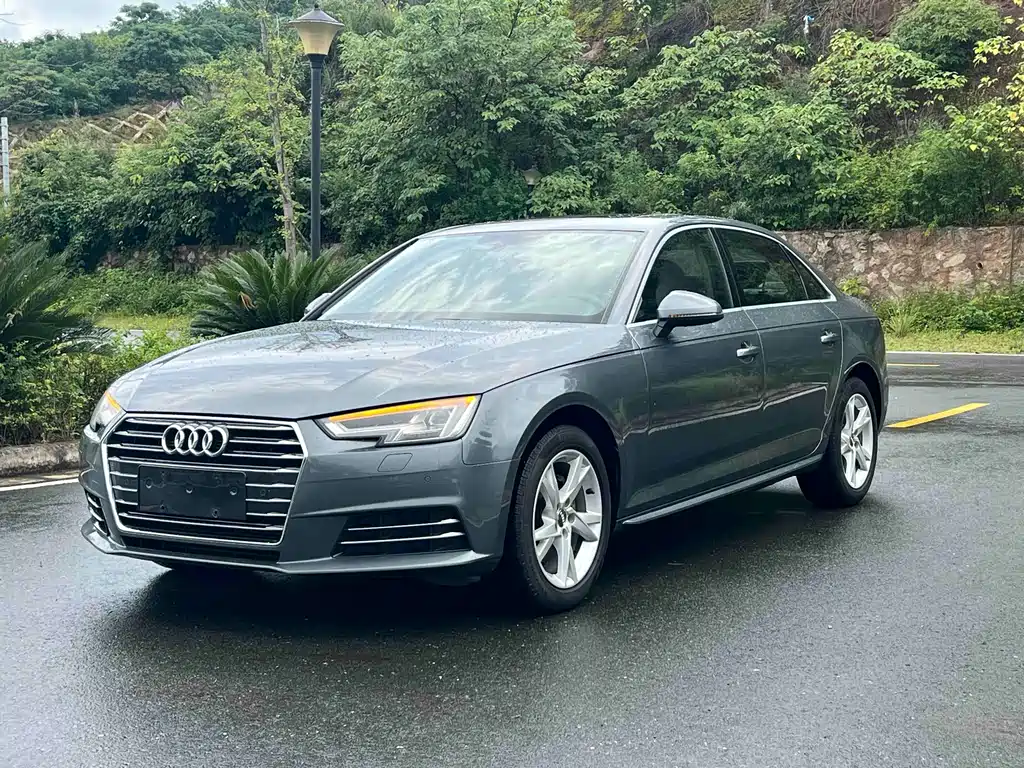 Audi A4L 2018
