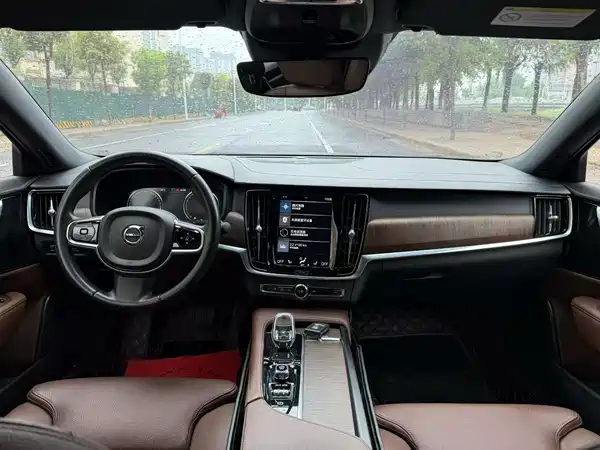 Volvo S90 2021