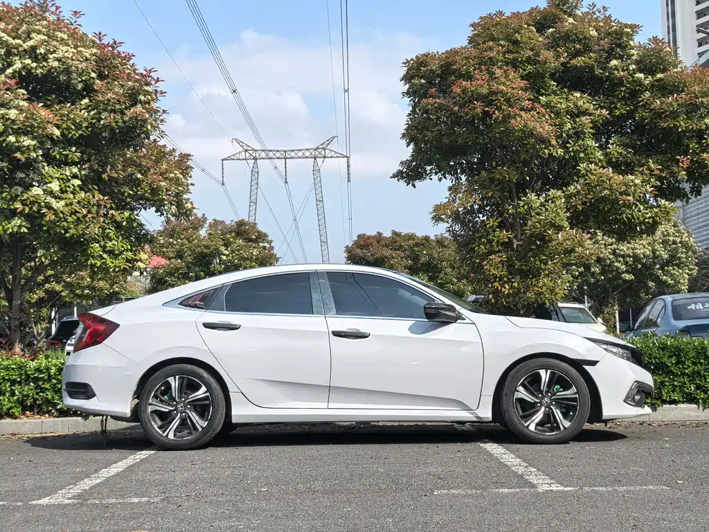 Honda Civic 2019 — фото 11