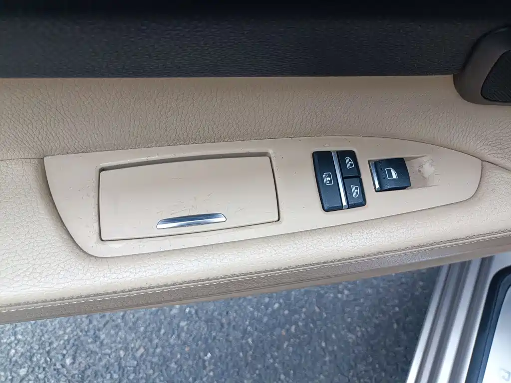 BMW 7 Series 2012 — фото 29