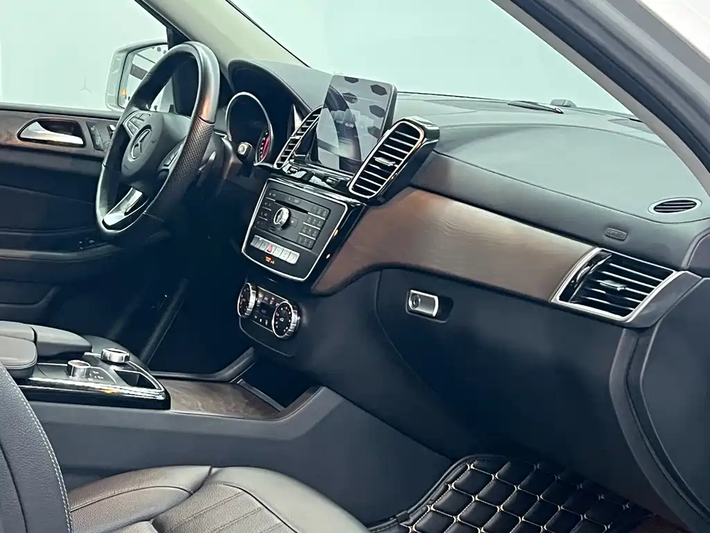 Mercedes-Benz GLE 2018 — фото 12