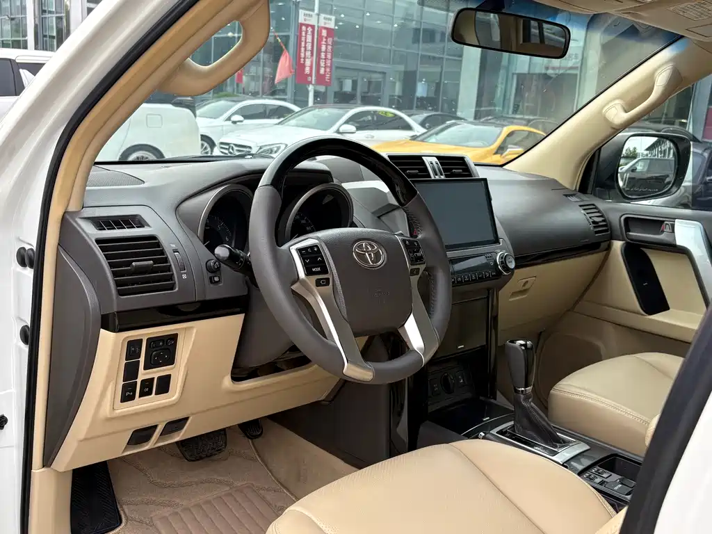 Toyota Prado 2016 — фото 8