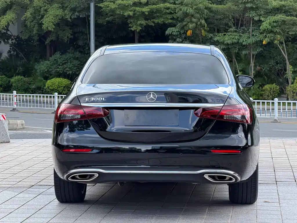 Mercedes-Benz E-Class 2019 — фото 15