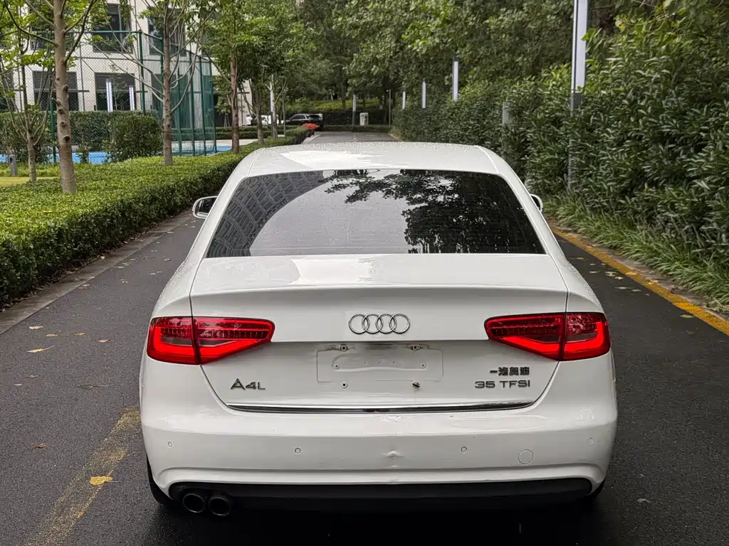 Audi A4L 2015