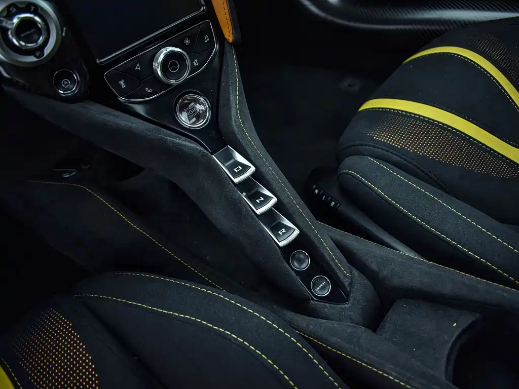 McLaren 720S 2019 — фото 11