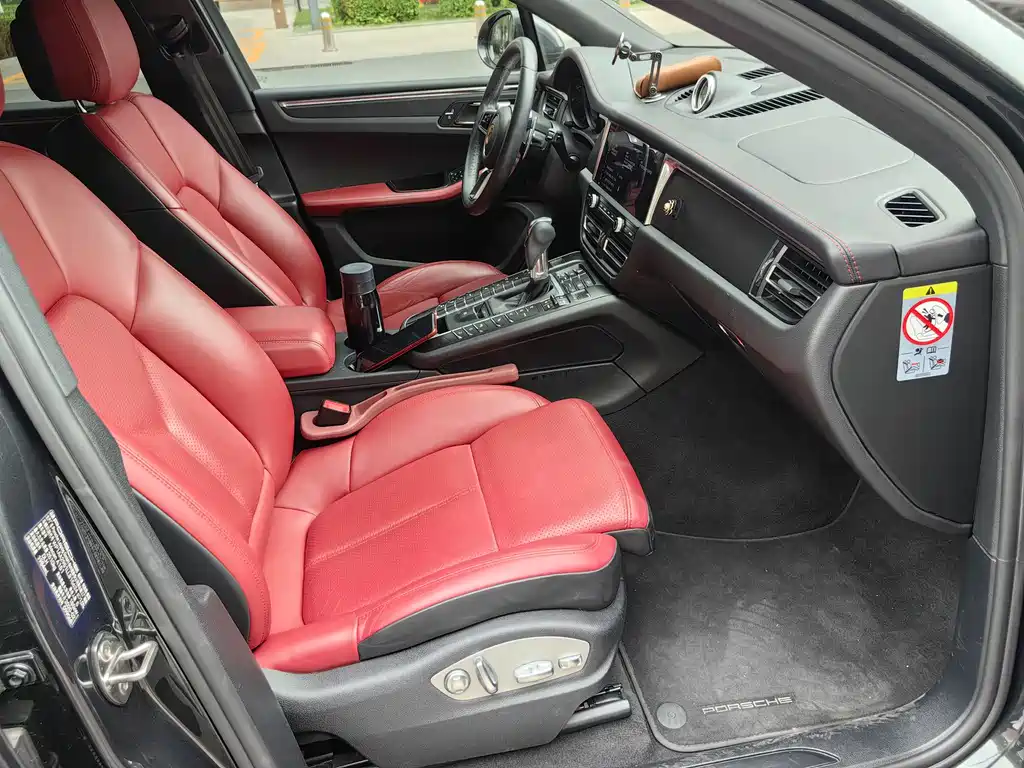 Porsche Macan 2020 — фото 17