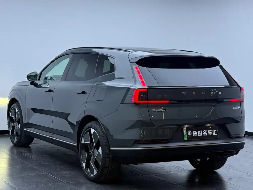 Volvo XC70 PHEV 2025 — фото 16