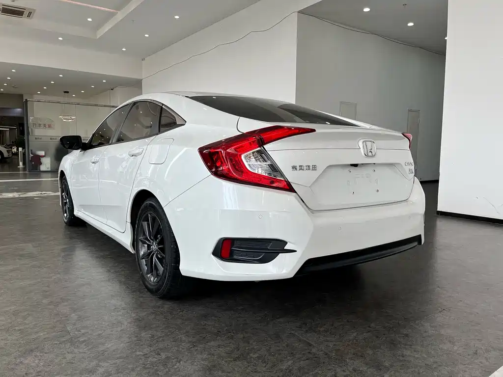 Honda Civic 2019 — фото 11