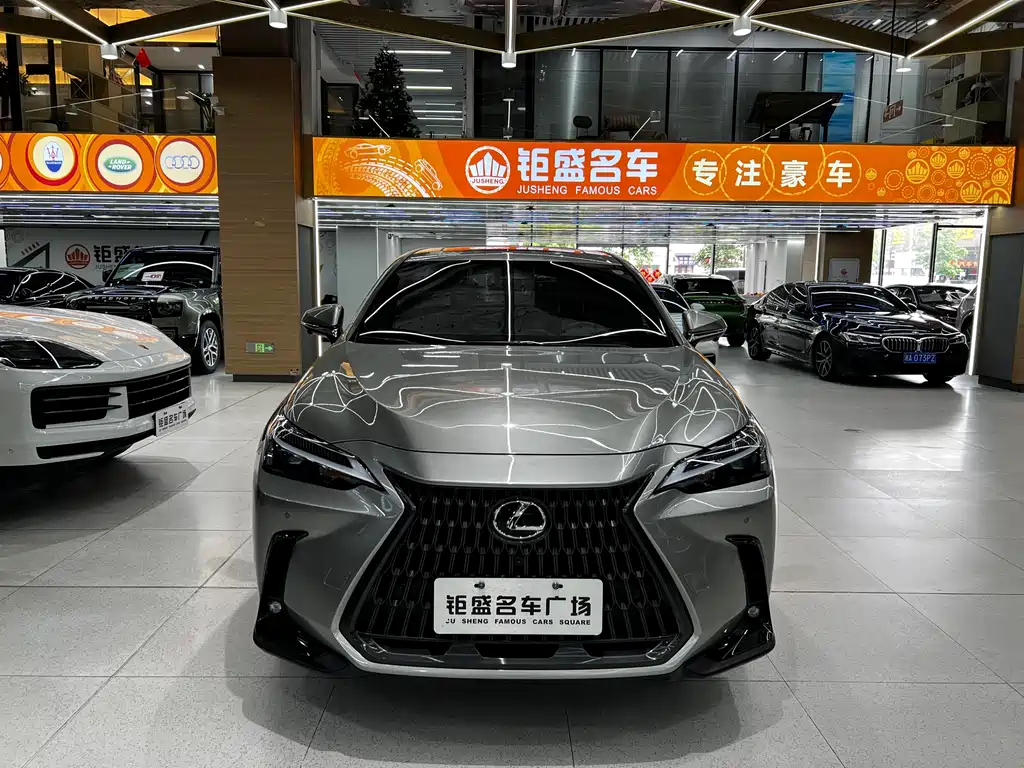 Lexus NX 2025