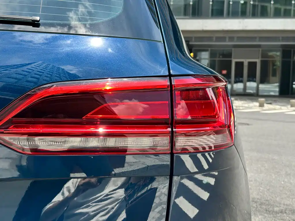 Volkswagen Touareg 2021 — фото 26
