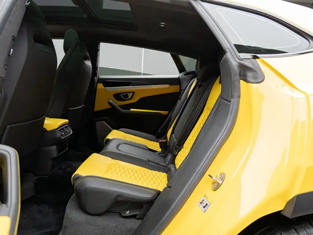 Lamborghini Urus 2019 — фото 10
