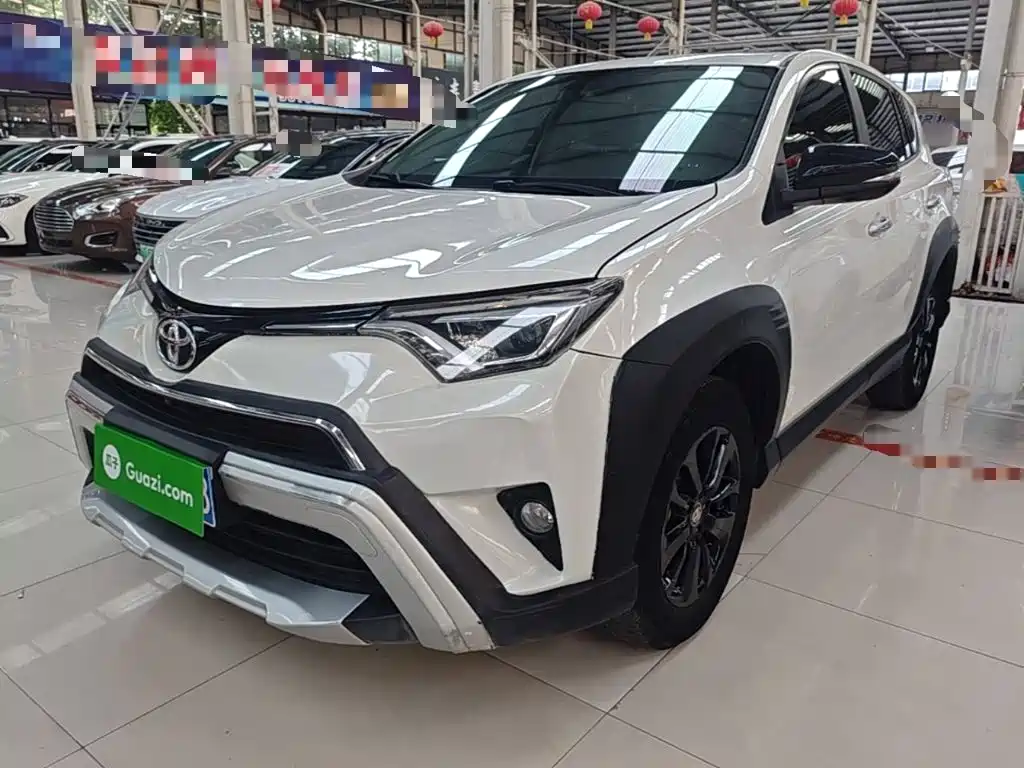 Toyota RAV4 2019 — фото 1