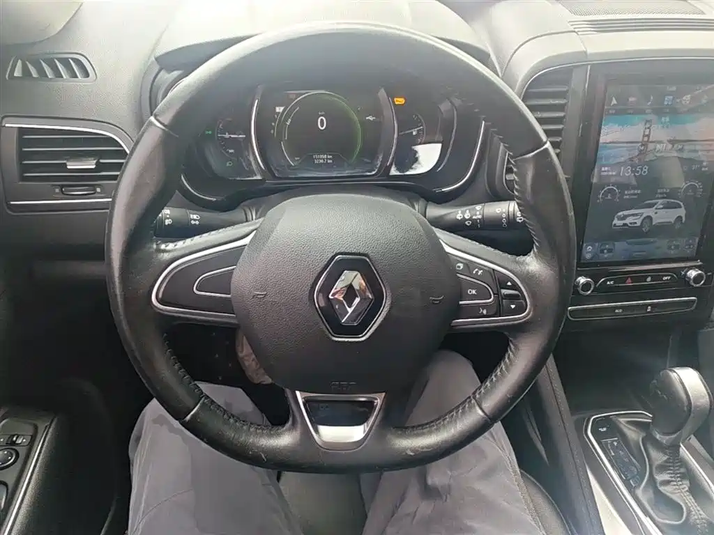 Renault Koleos 2017 — фото 11