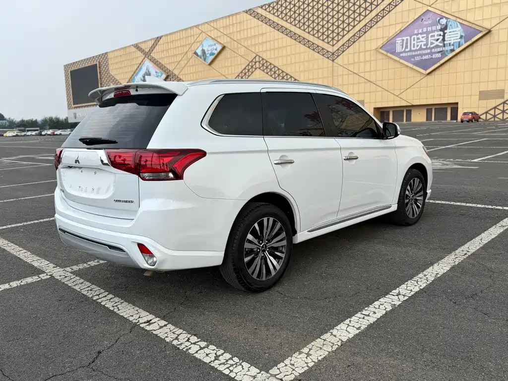 Mitsubishi Outlander 2022