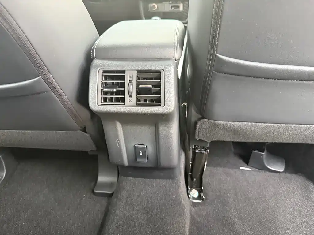 Mitsubishi Outlander 2022 — фото 19