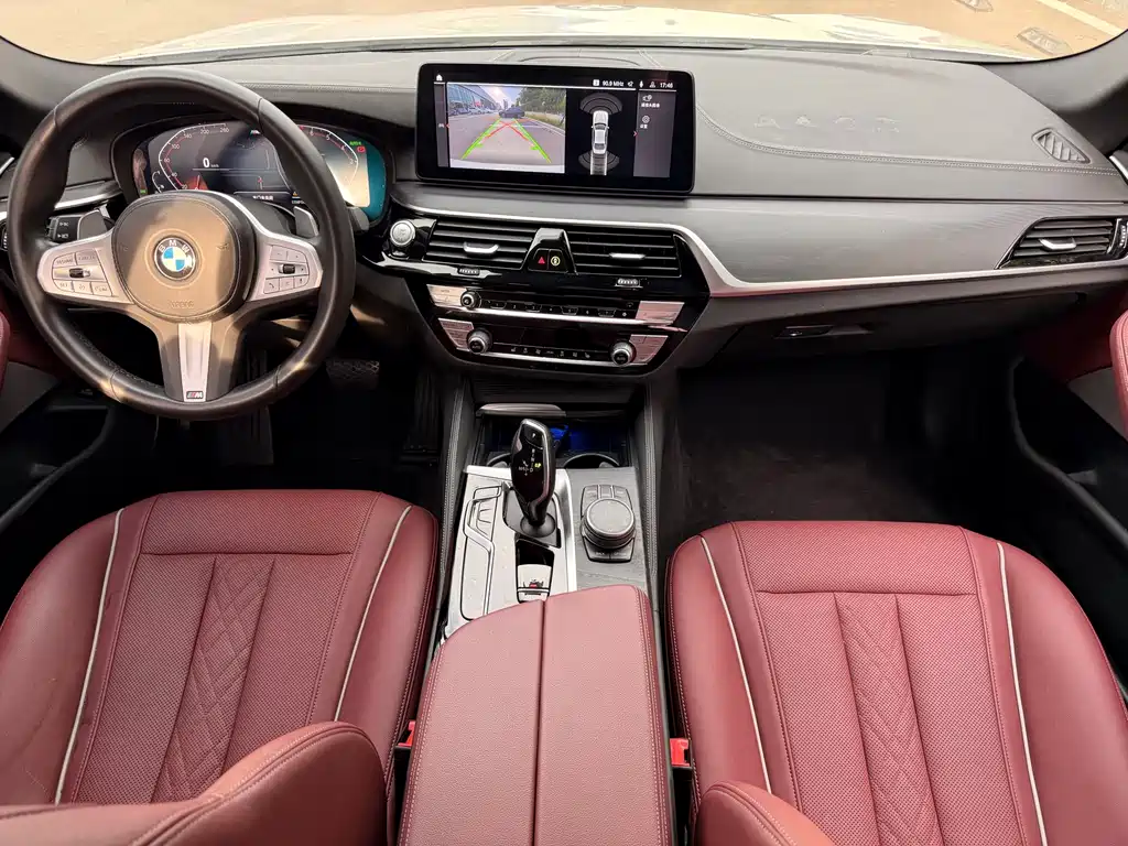 BMW 5 Series 2023 — фото 11